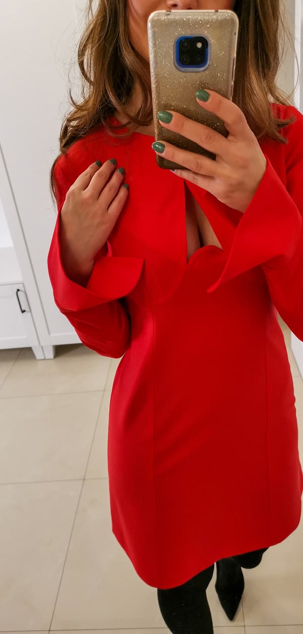 czerwona sukienka mini z wełny